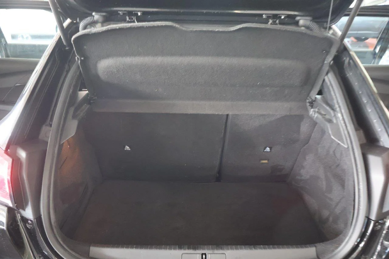 Peugeot 208 - View model 11