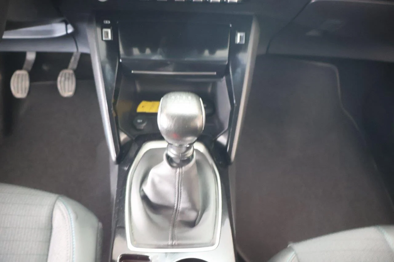 Peugeot 208 - View model 31