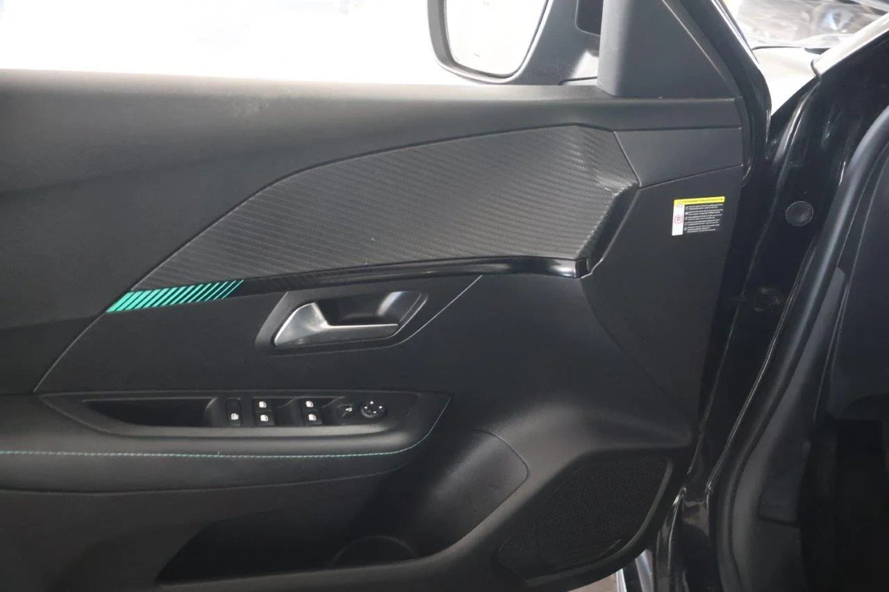 Peugeot 208 - View model 33