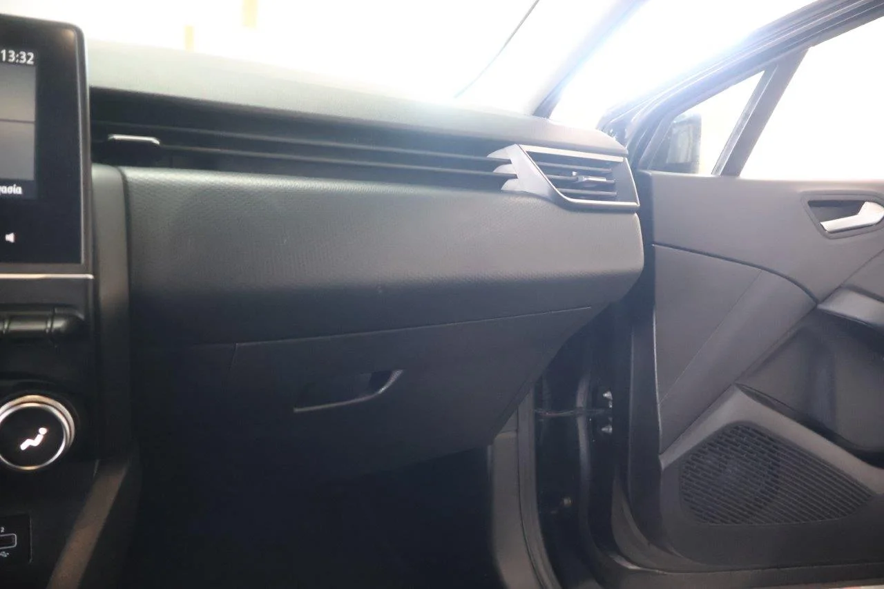 Renault Clio - View model 28