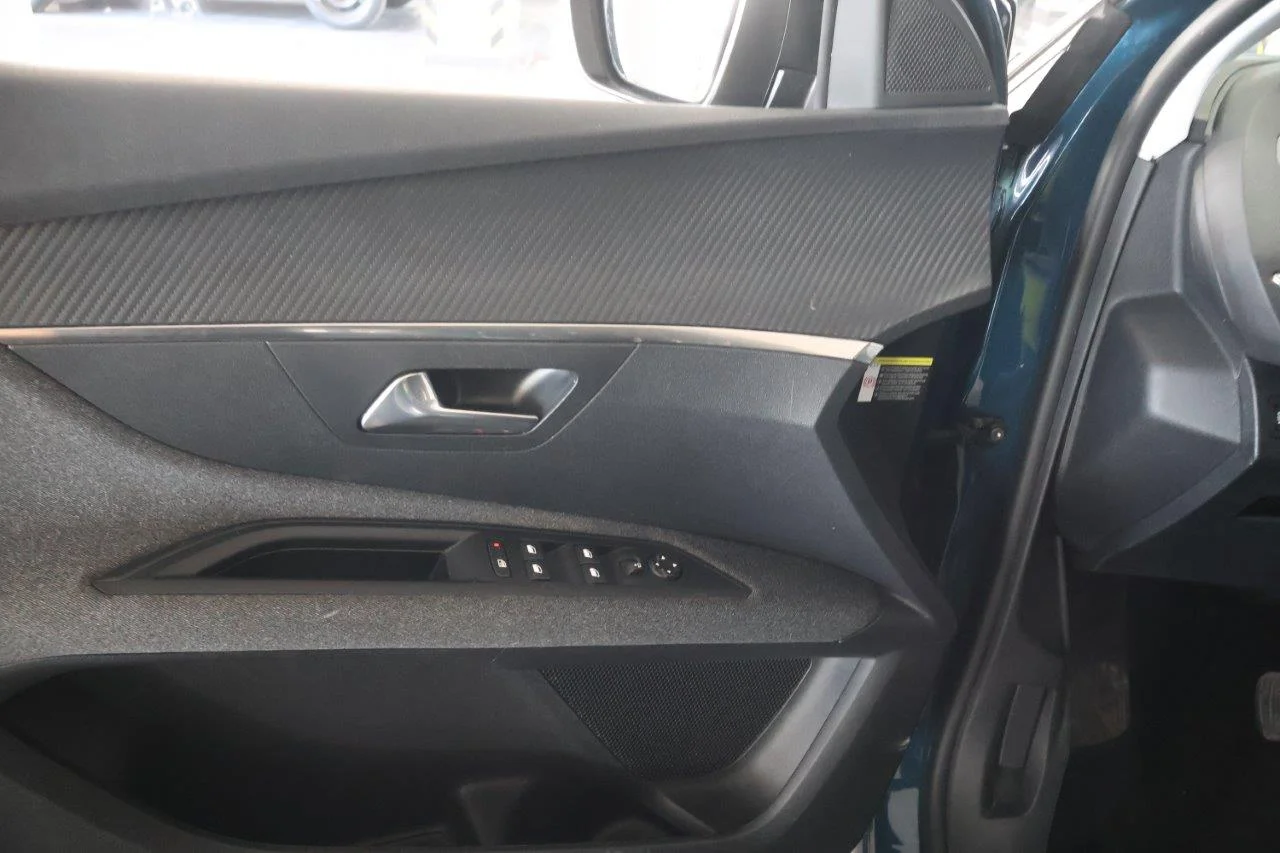 Peugeot 3008 - View model 32