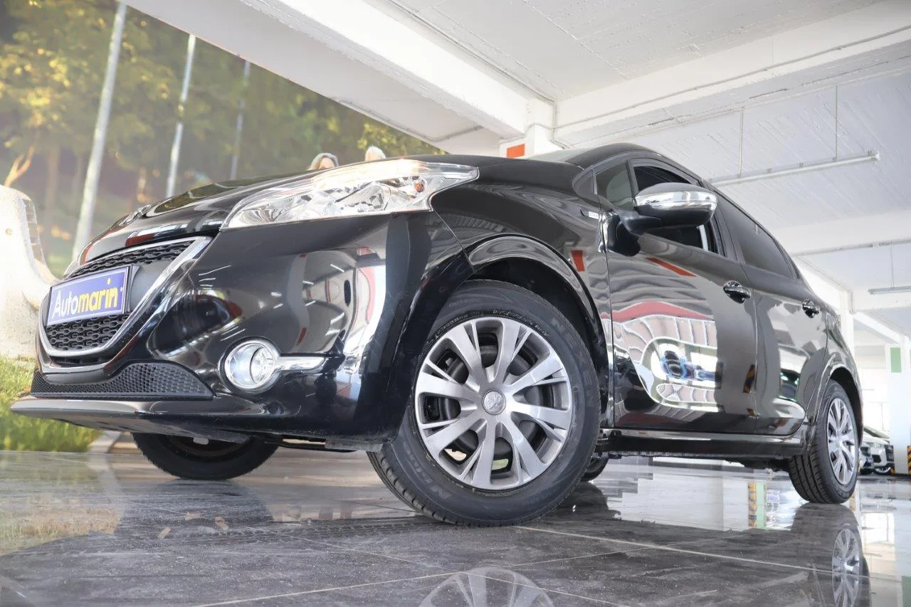 View 2 - Peugeot 208 - 2015