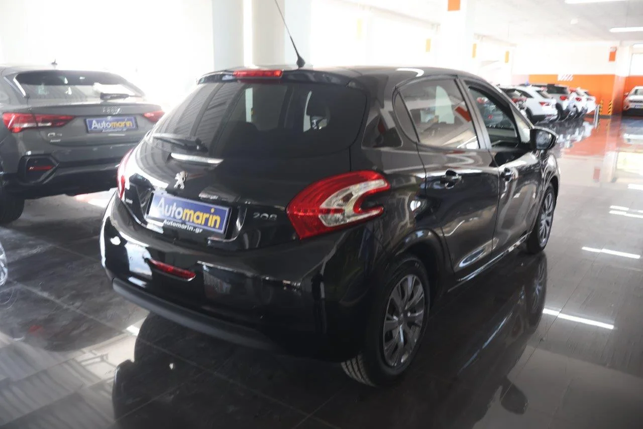View 5 - Peugeot 208 - 2015