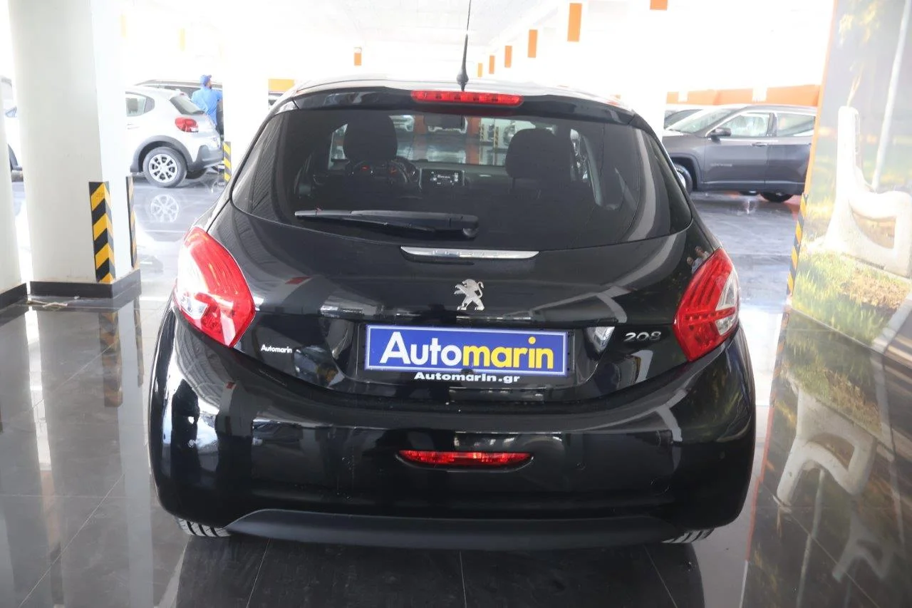 Peugeot 208 - View model 5