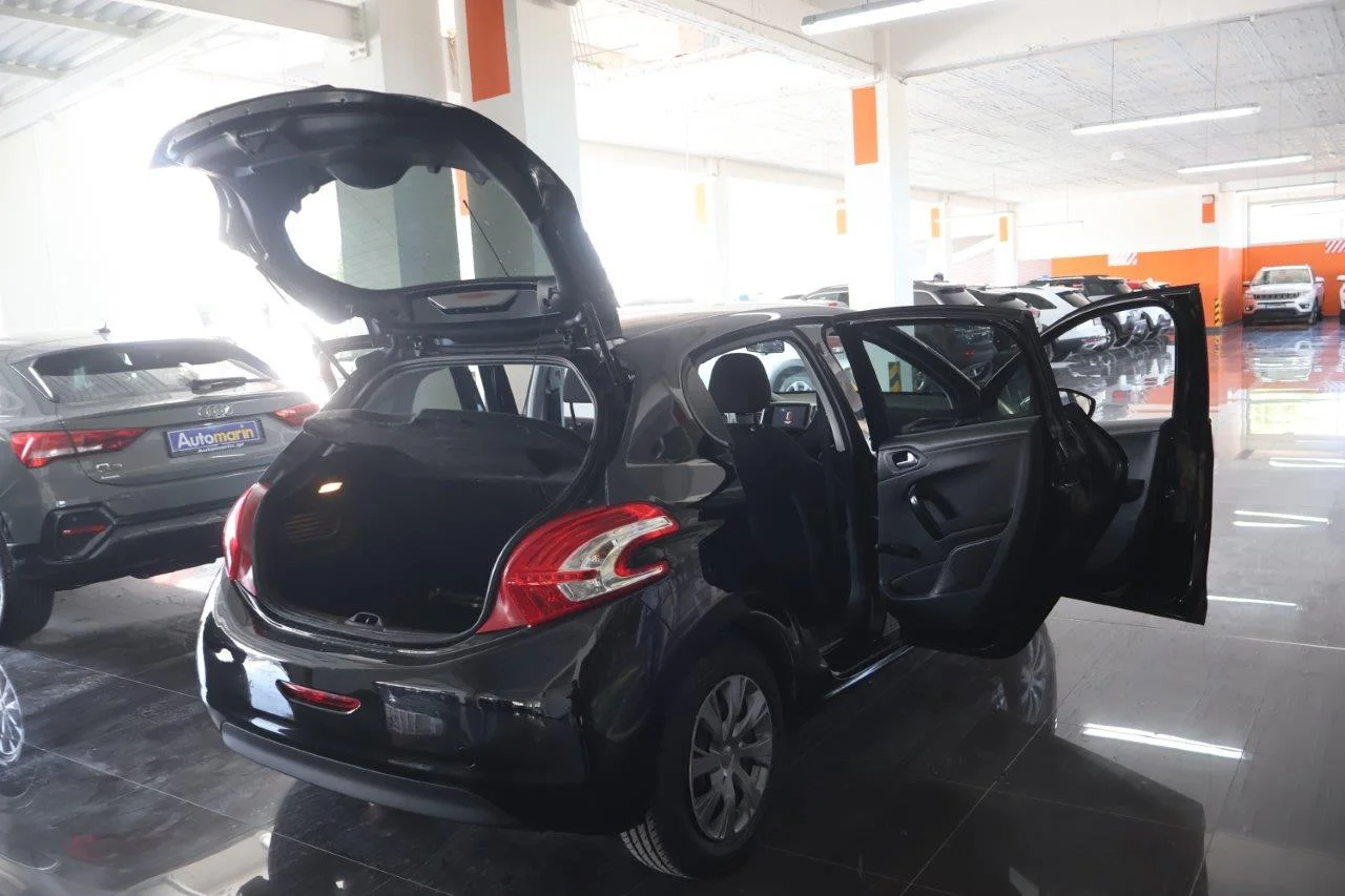 Peugeot 208 - View model 7
