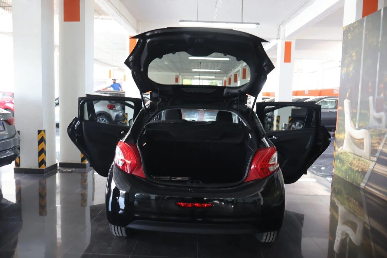 Peugeot 208 - View model 8