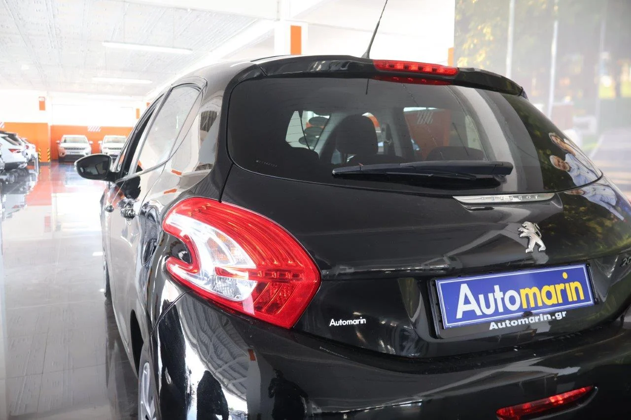 Peugeot 208 - View model 12