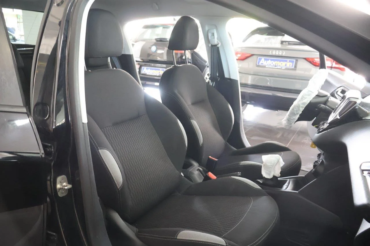 Peugeot 208 - View model 25