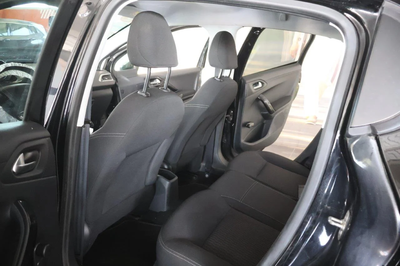 Peugeot 208 - View model 26