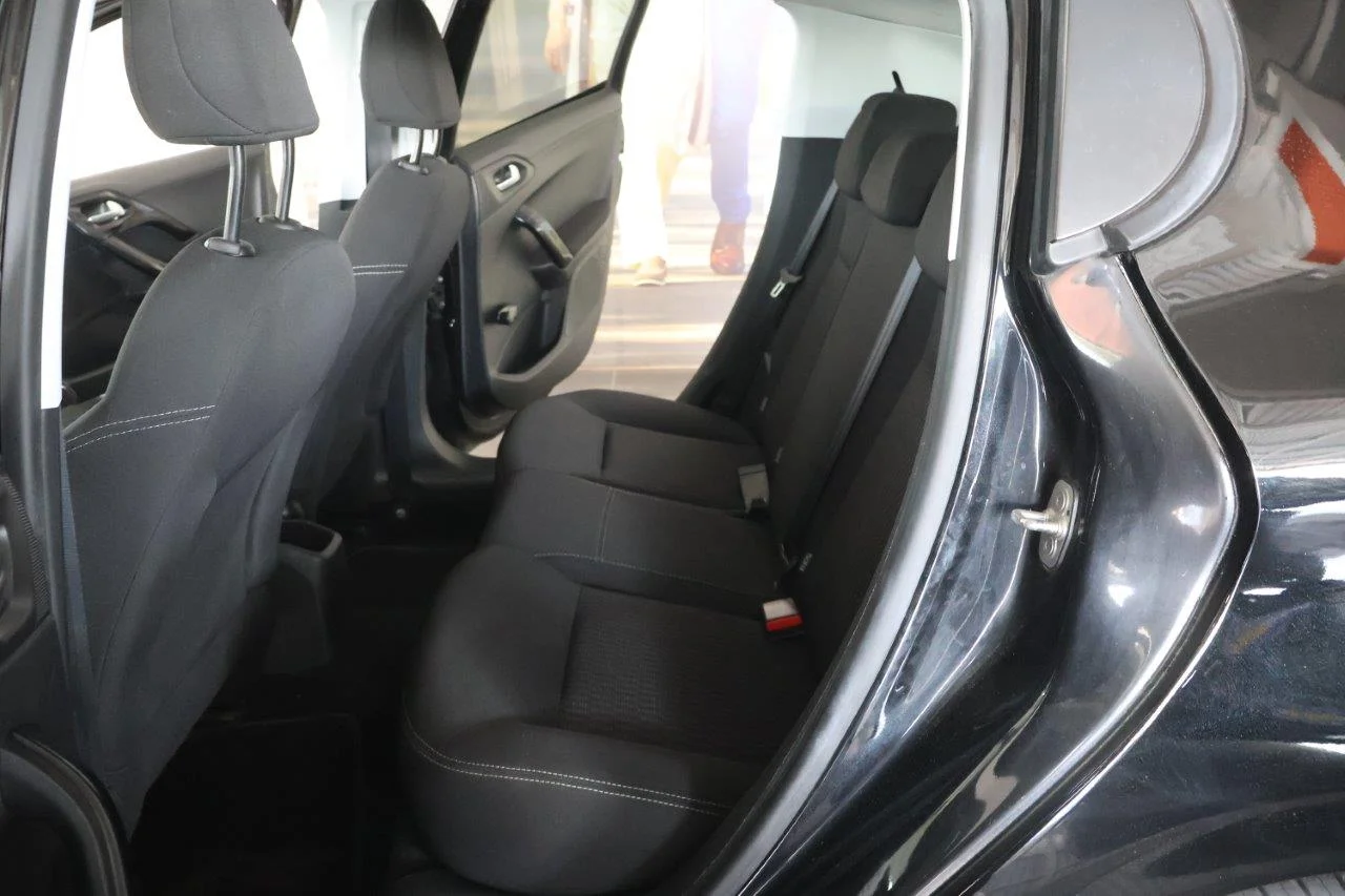 Peugeot 208 - View model 27