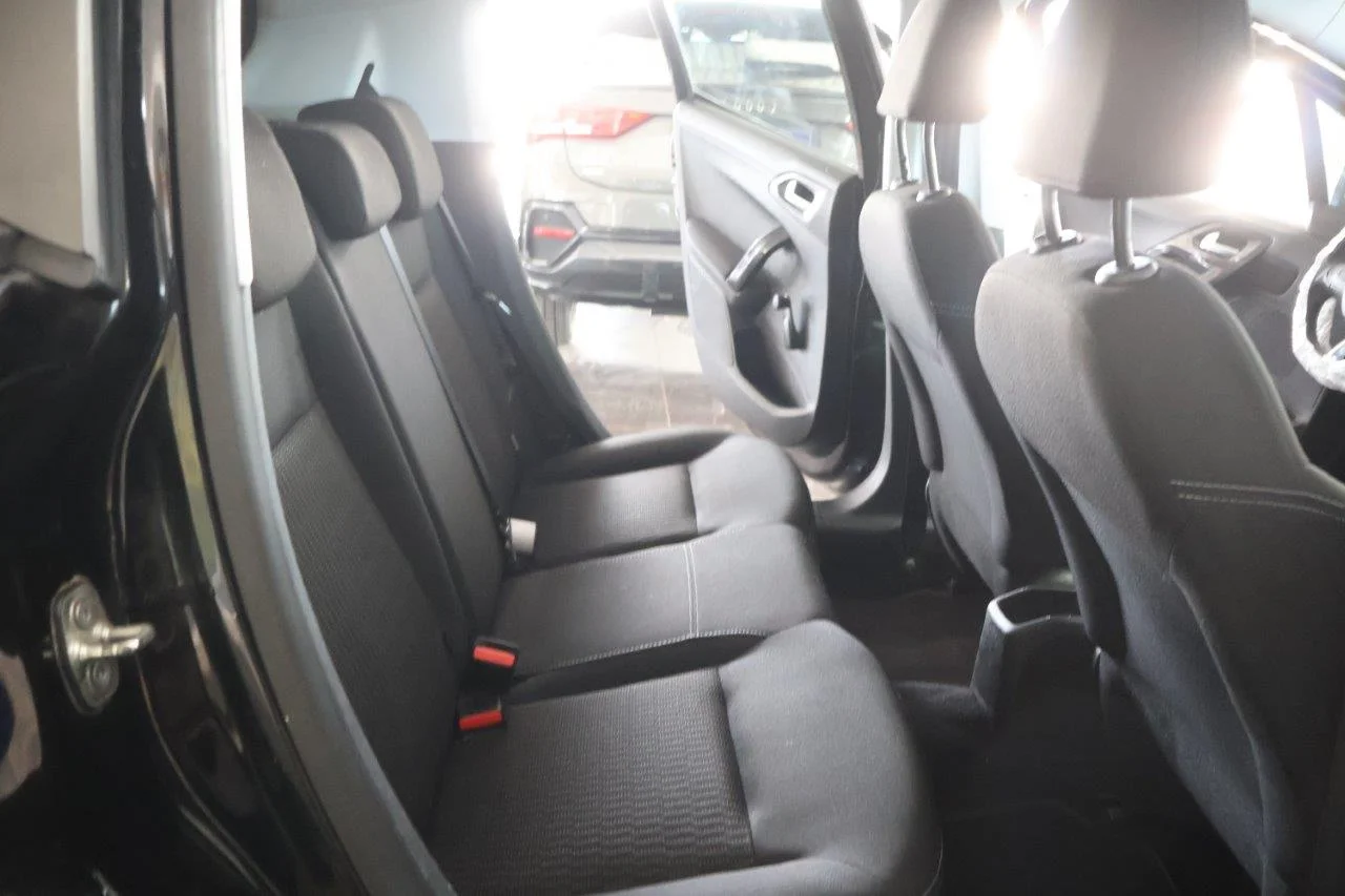 Peugeot 208 - View model 29