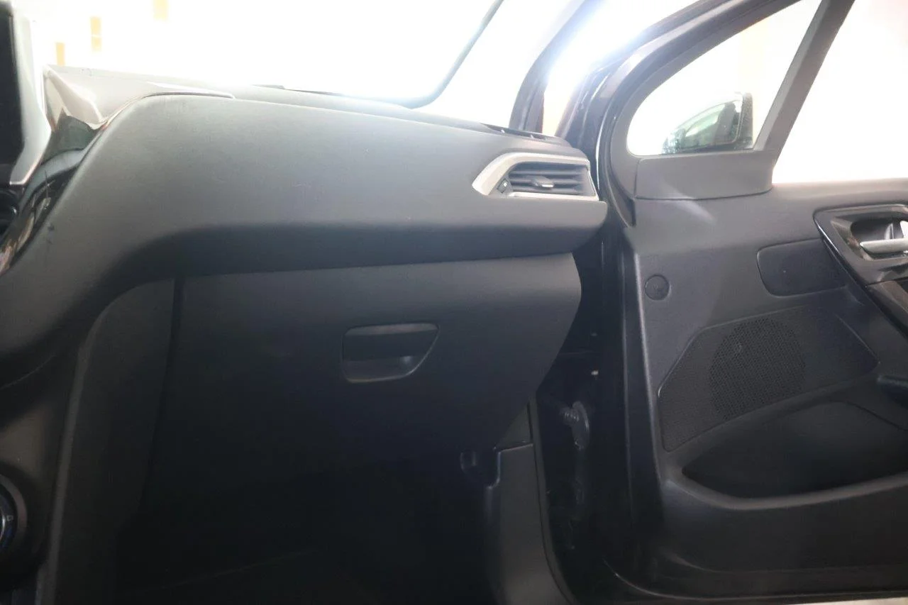 Peugeot 208 - View model 31