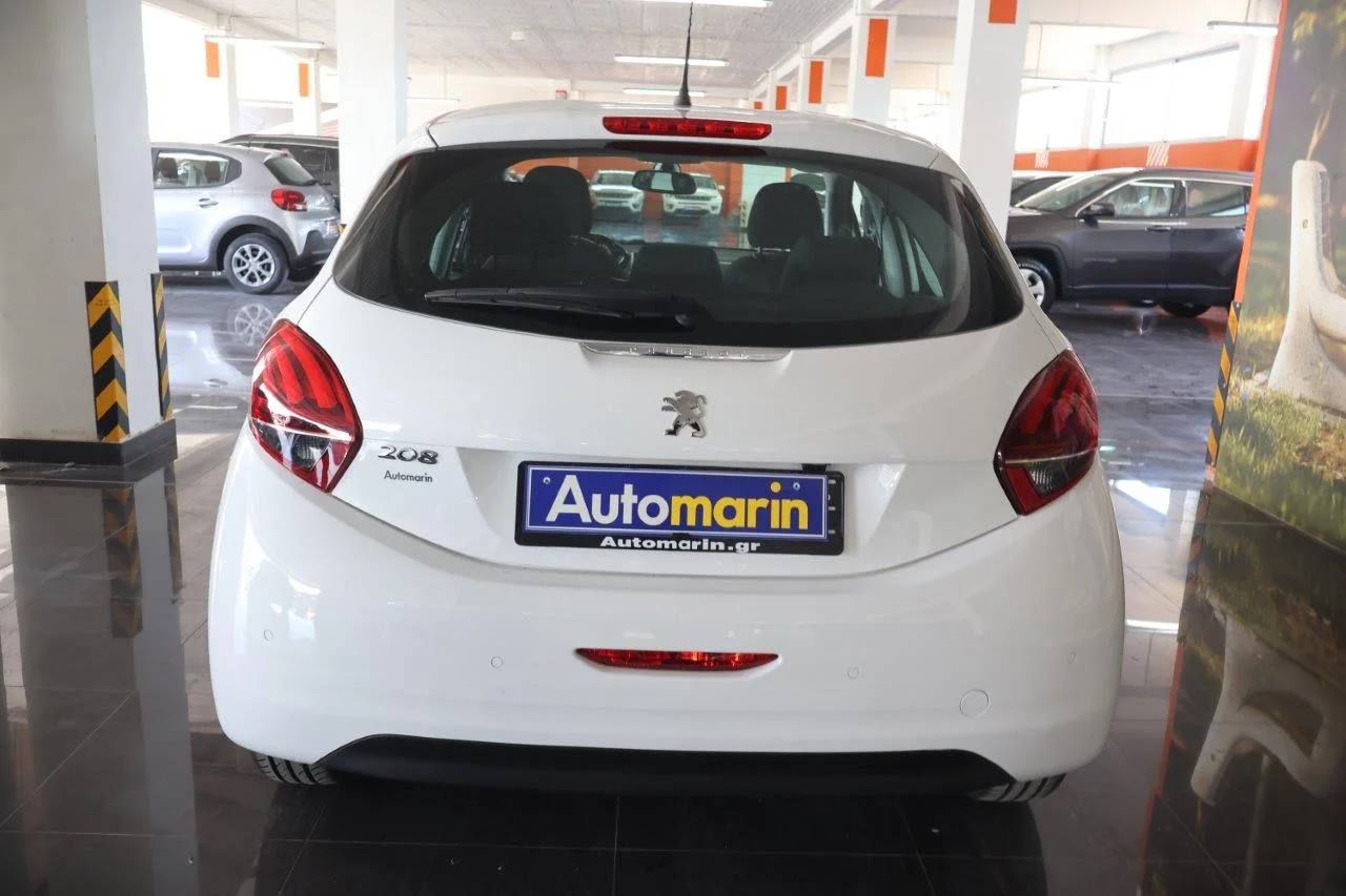 Peugeot 208 - View model 5
