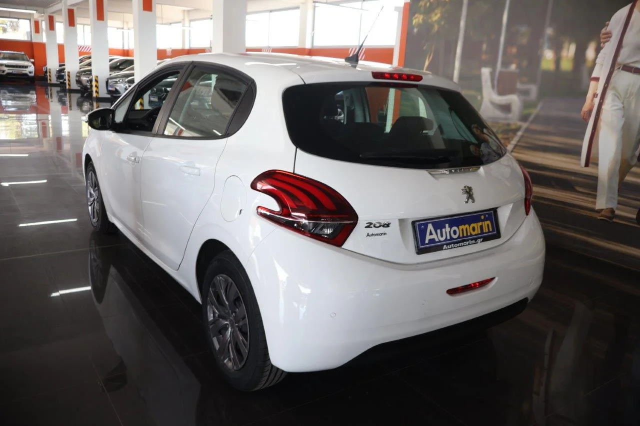 Peugeot 208 - View model 6