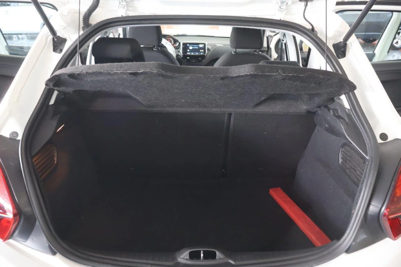 Peugeot 208 - View model 10