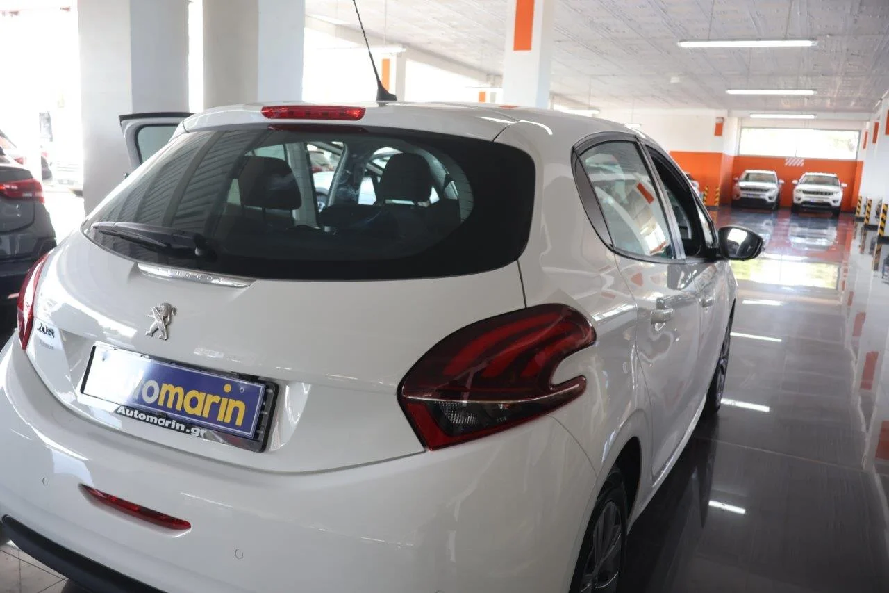 Peugeot 208 - View model 11