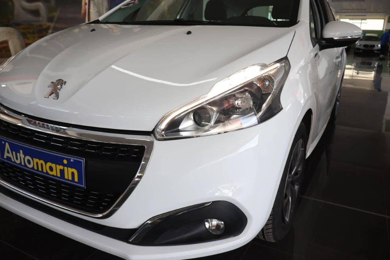 Peugeot 208 - View model 18