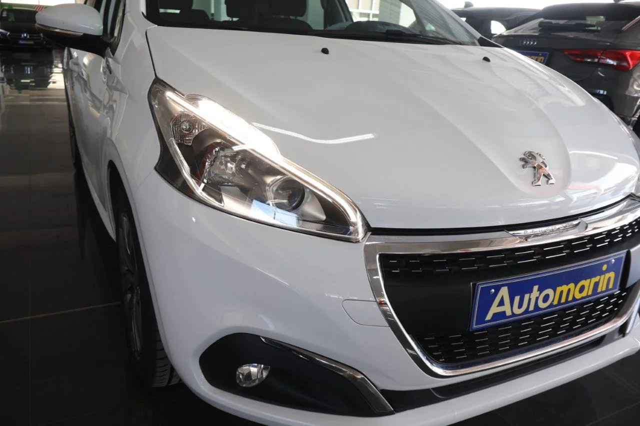 Peugeot 208 - View model 19