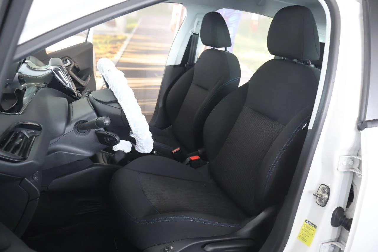 Peugeot 208 - View model 24