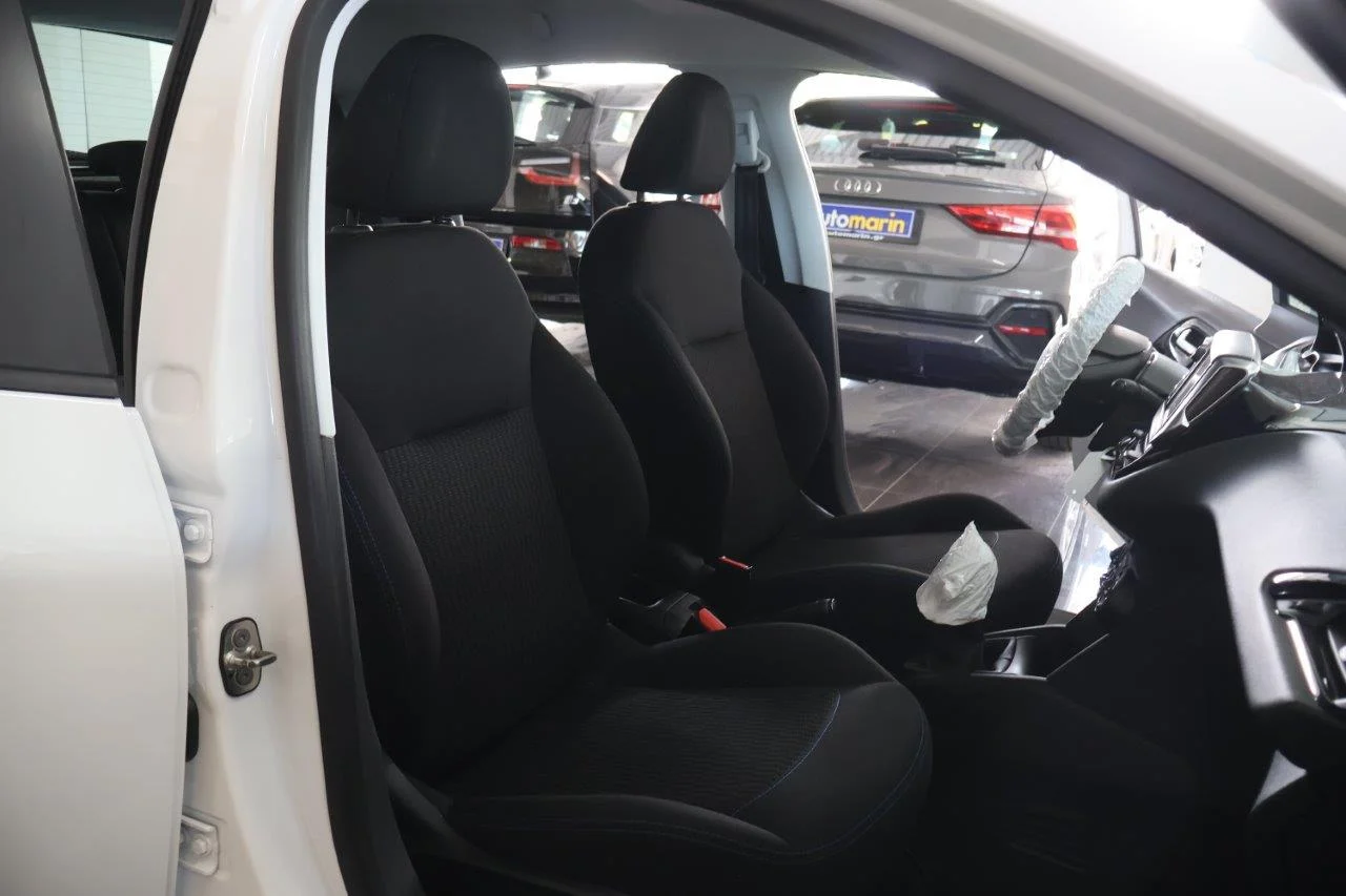 Peugeot 208 - View model 25