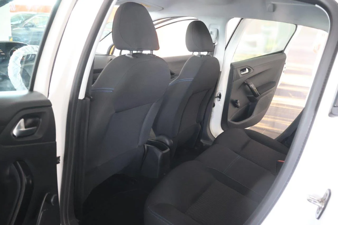 Peugeot 208 - View model 26