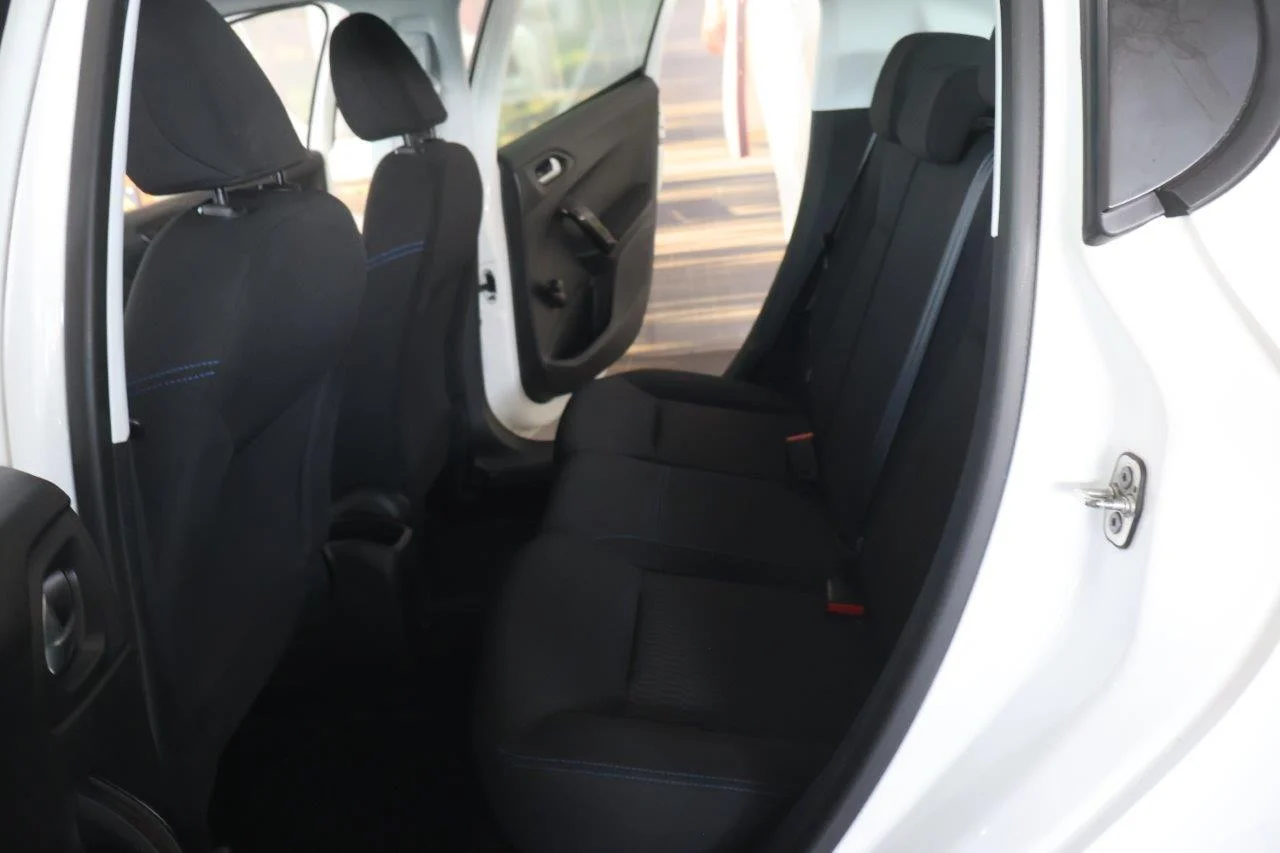Peugeot 208 - View model 27