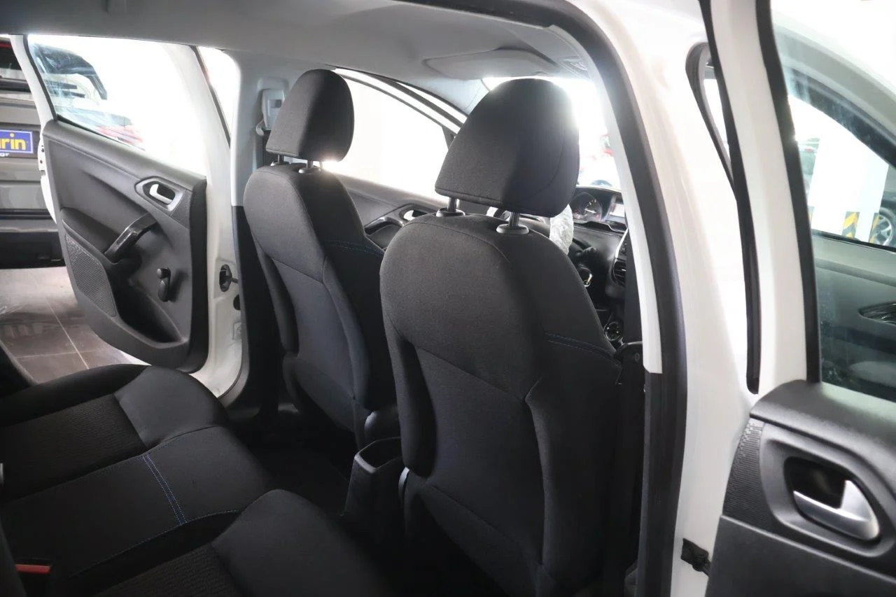 Peugeot 208 - View model 28