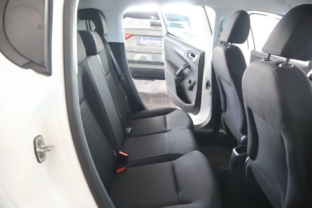 Peugeot 208 - View model 29