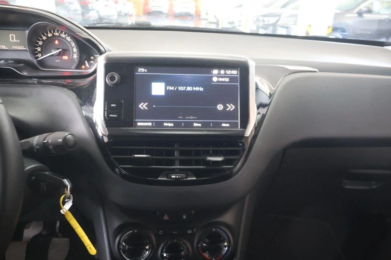 Peugeot 208 - View model 30