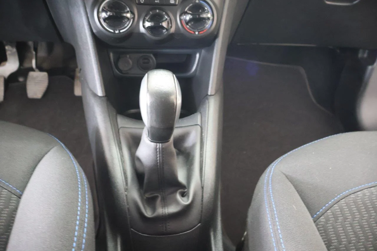Peugeot 208 - View model 33