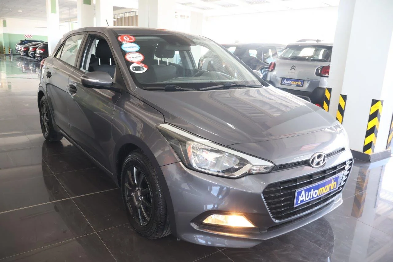 View 4 - Hyundai i 20 - 2016