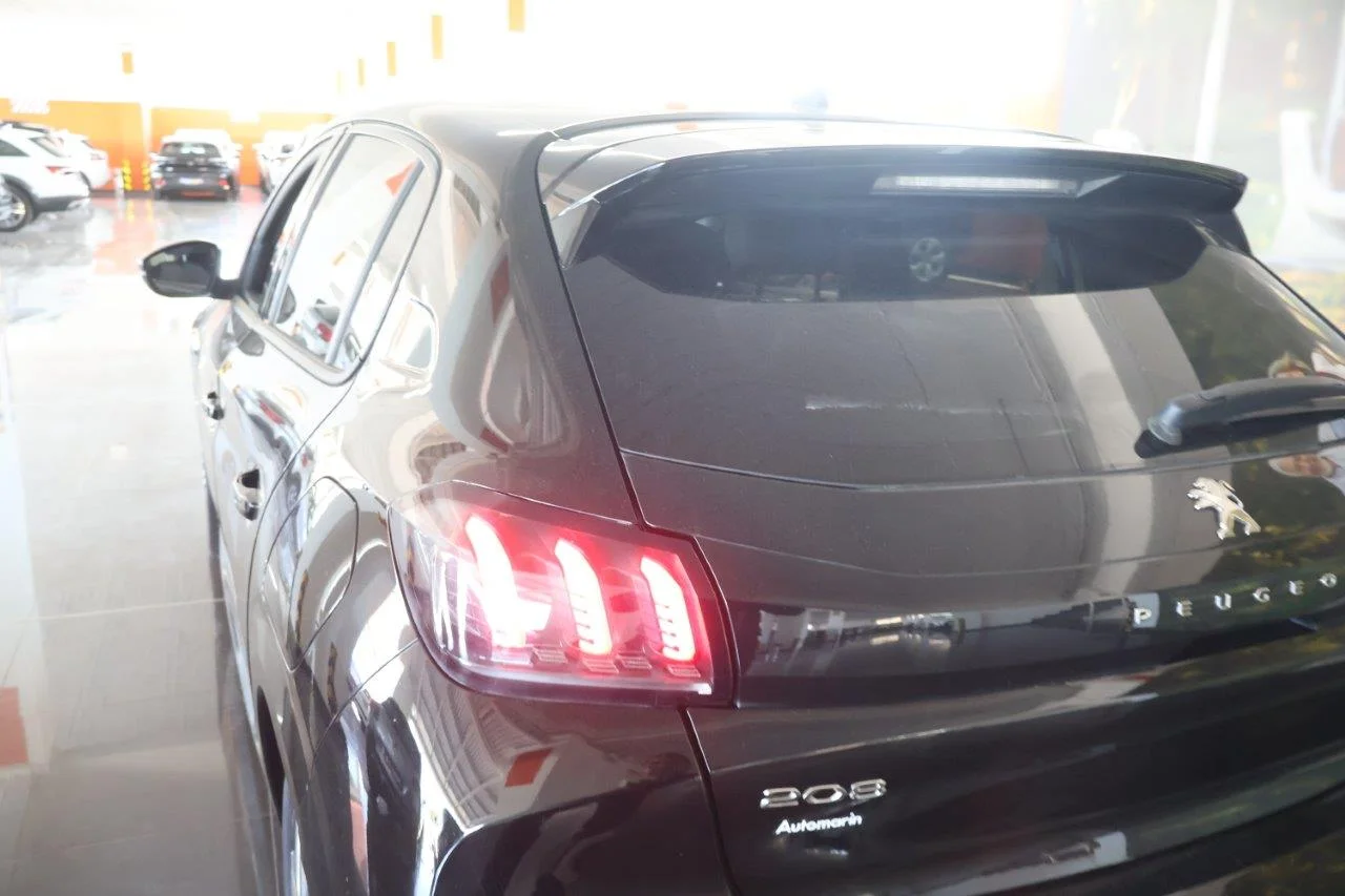 Peugeot 208 - View model 12