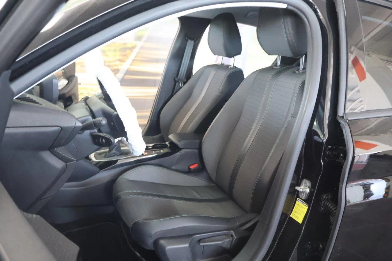 Peugeot 208 - View model 21