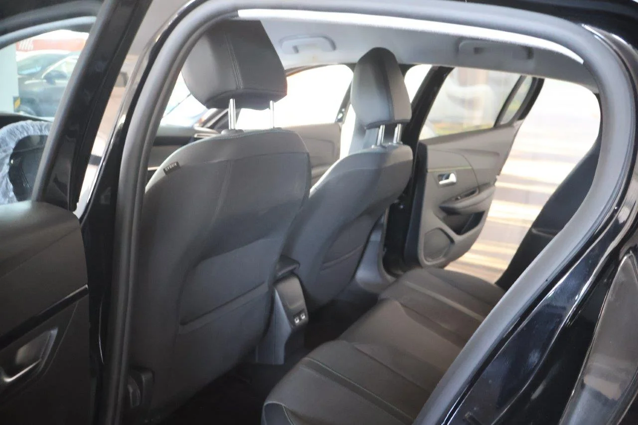 Peugeot 208 - View model 23