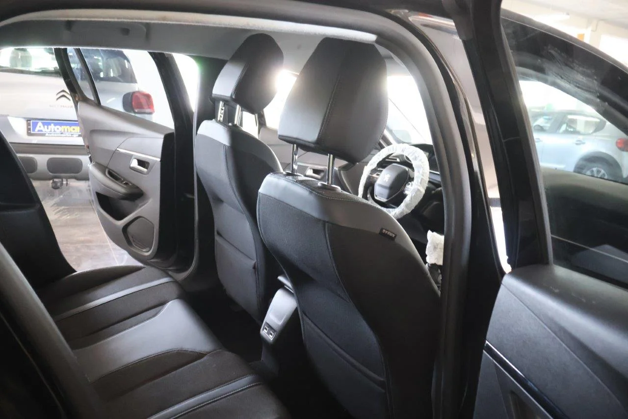 Peugeot 208 - View model 25