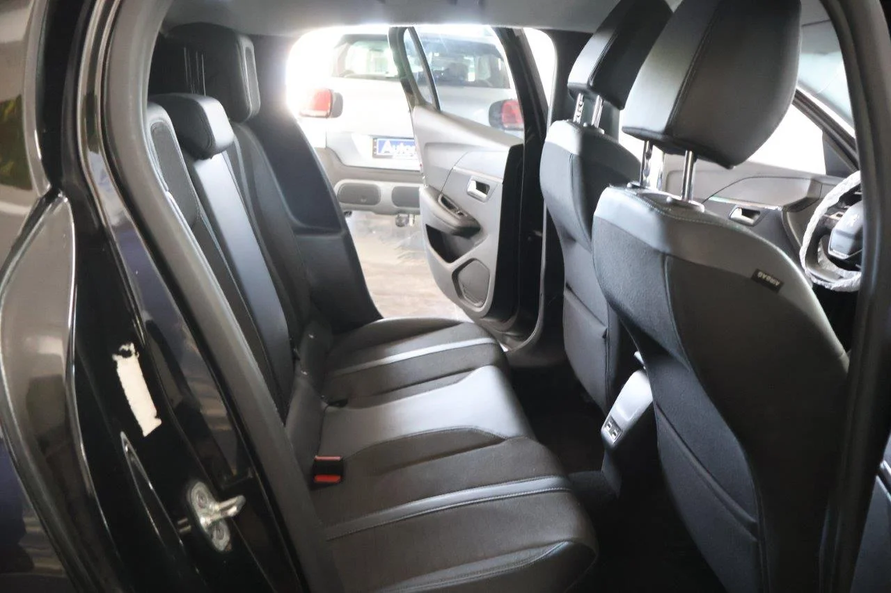 Peugeot 208 - View model 26