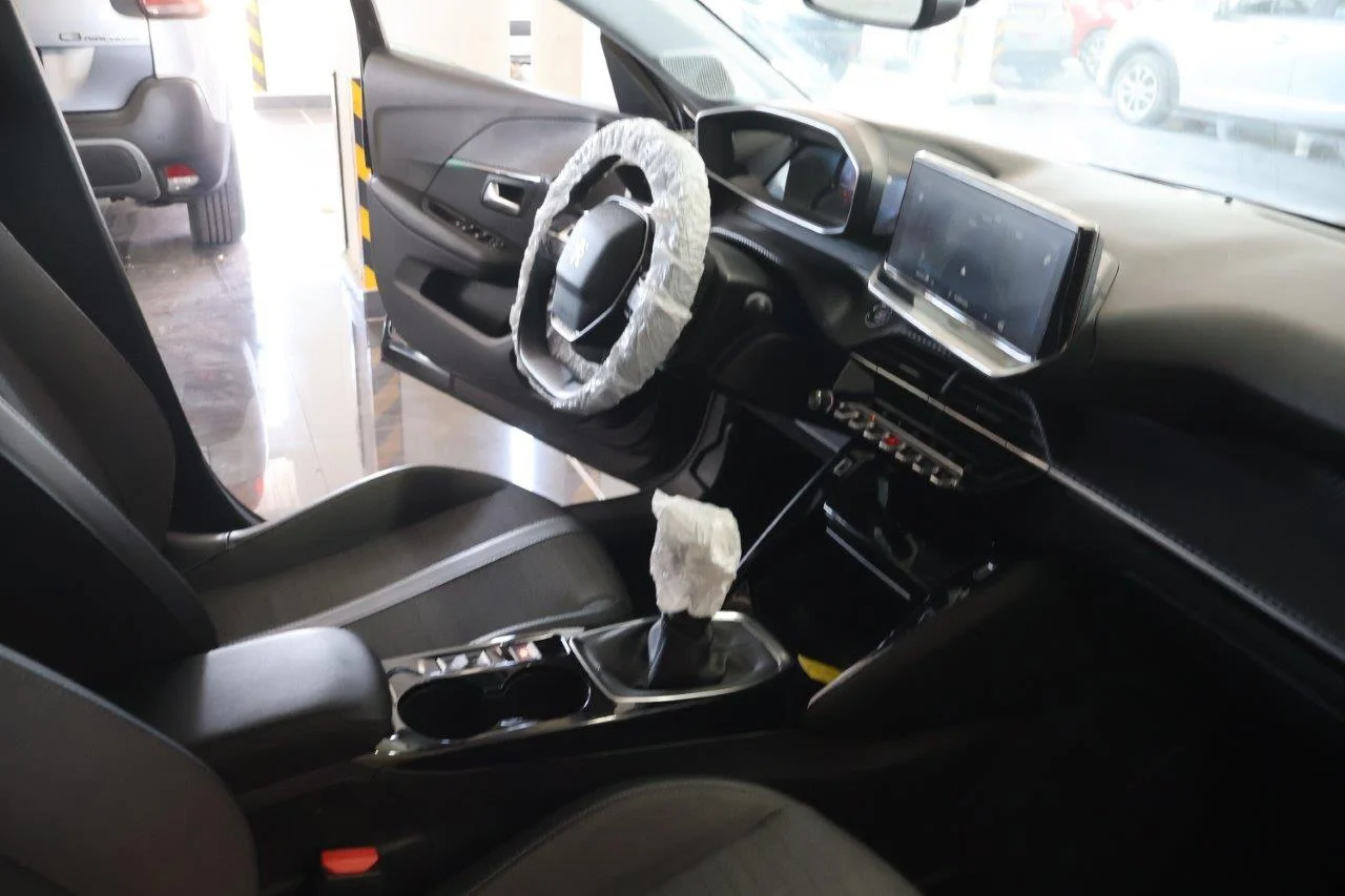 Peugeot 208 - View model 35