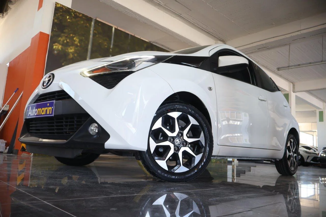 View 2 - Toyota Aygo - 2020