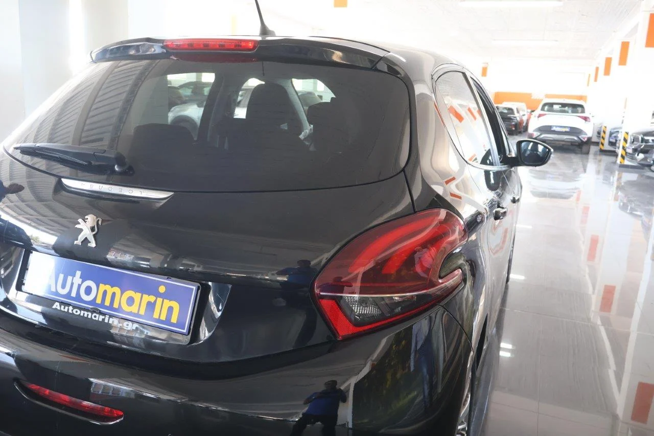 Peugeot 208 - View model 11