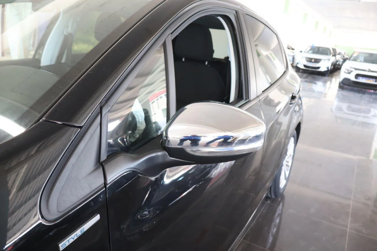 Peugeot 208 - View model 15