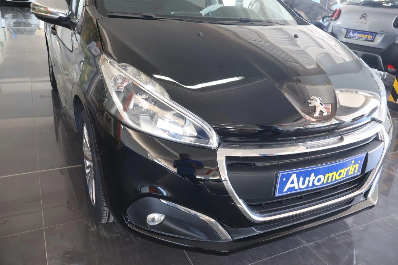 Peugeot 208 - View model 18