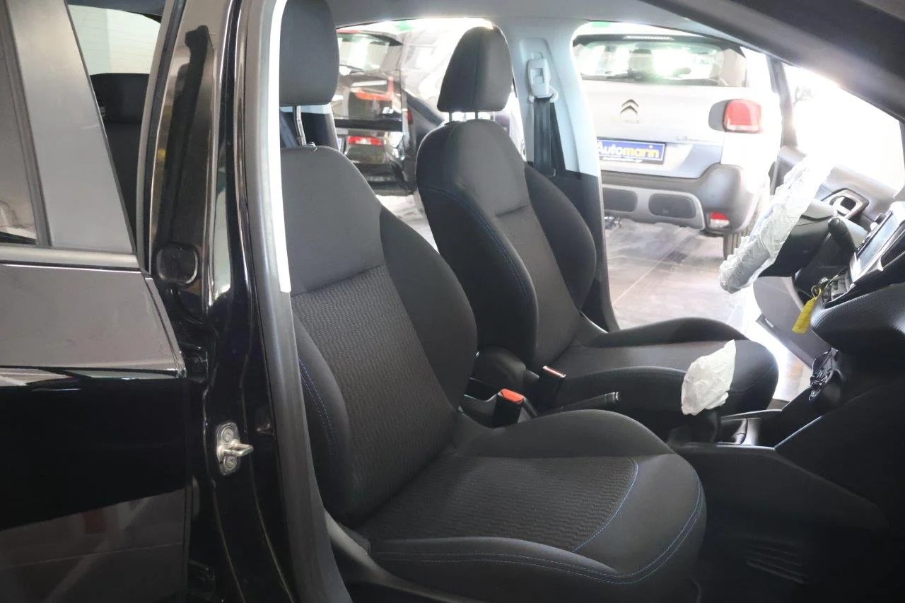 Peugeot 208 - View model 24