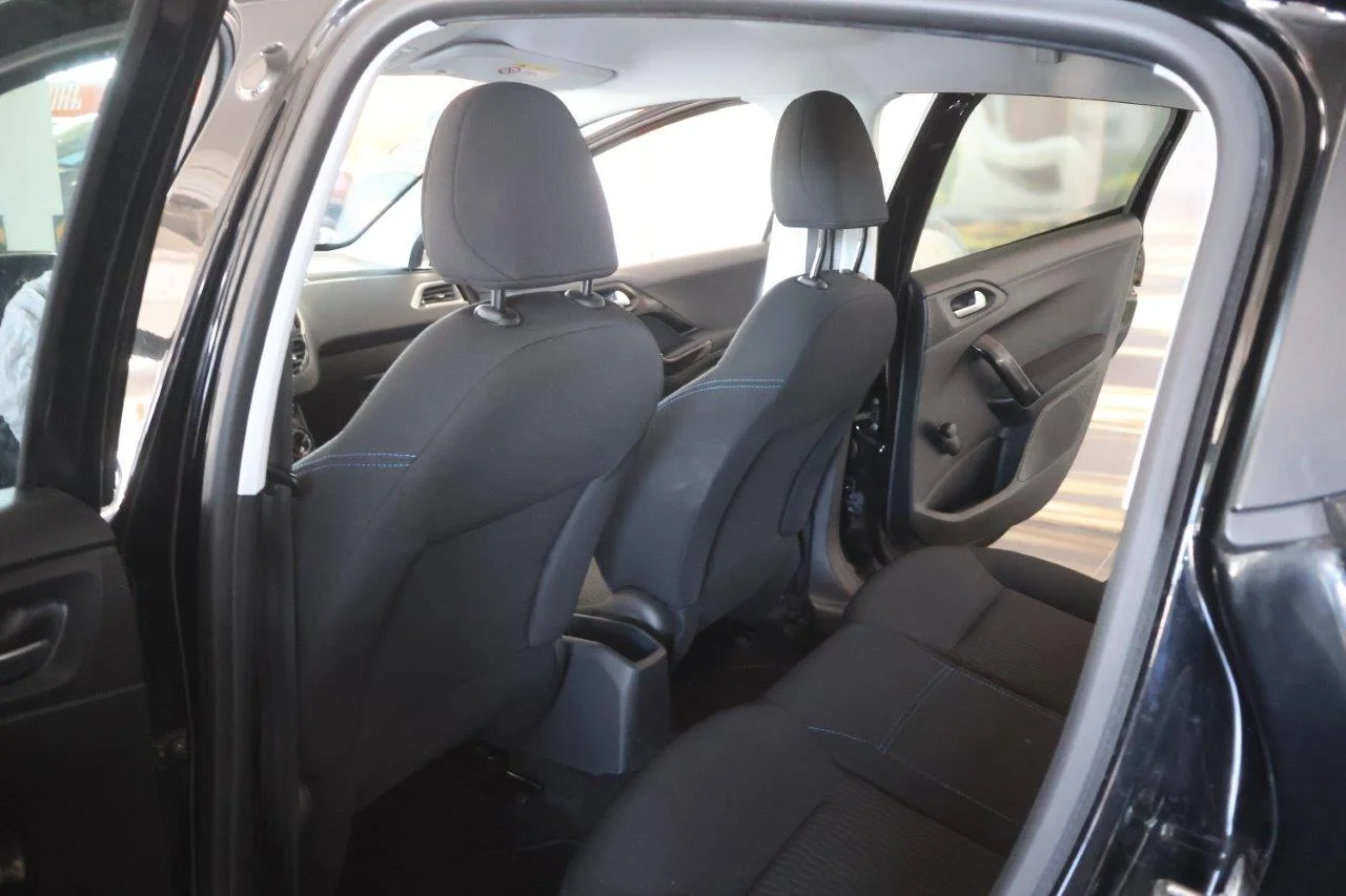 Peugeot 208 - View model 27