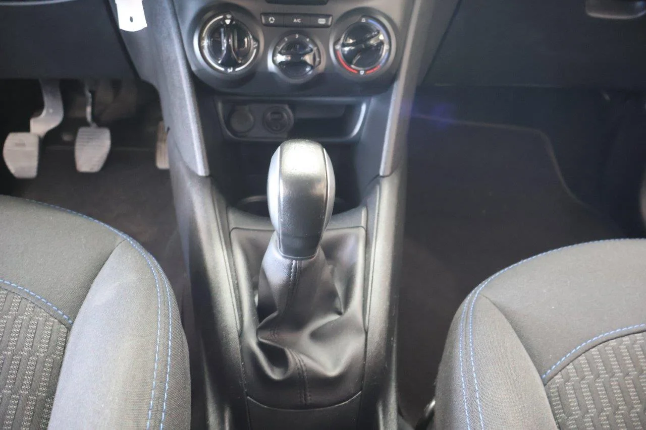 Peugeot 208 - View model 31