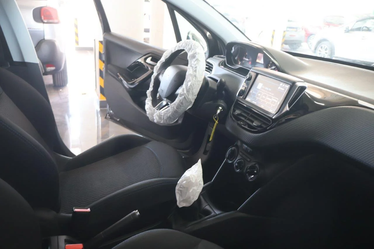 Peugeot 208 - View model 35