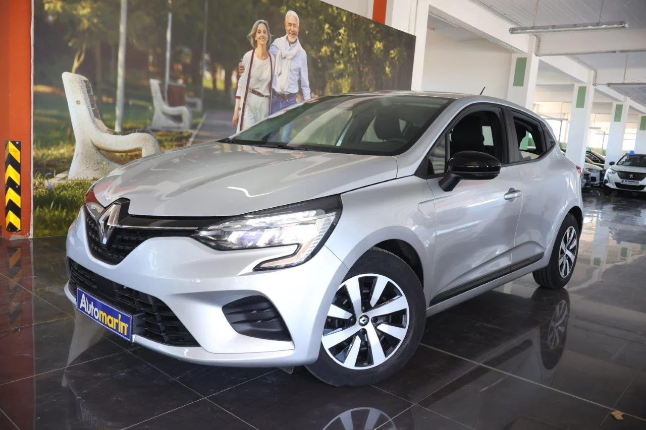 View 1 - Renault Clio - 2023