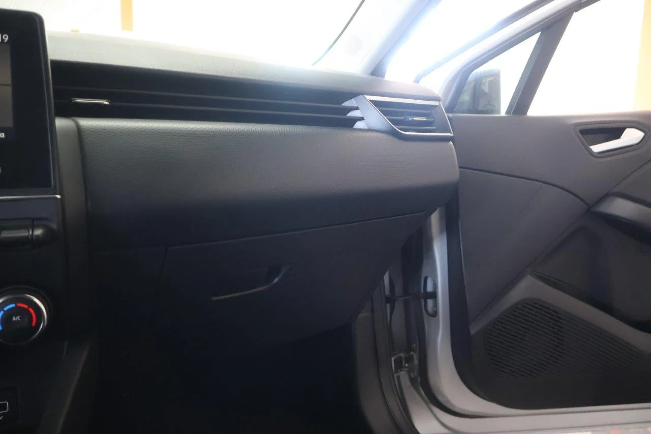 Renault Clio - View model 28