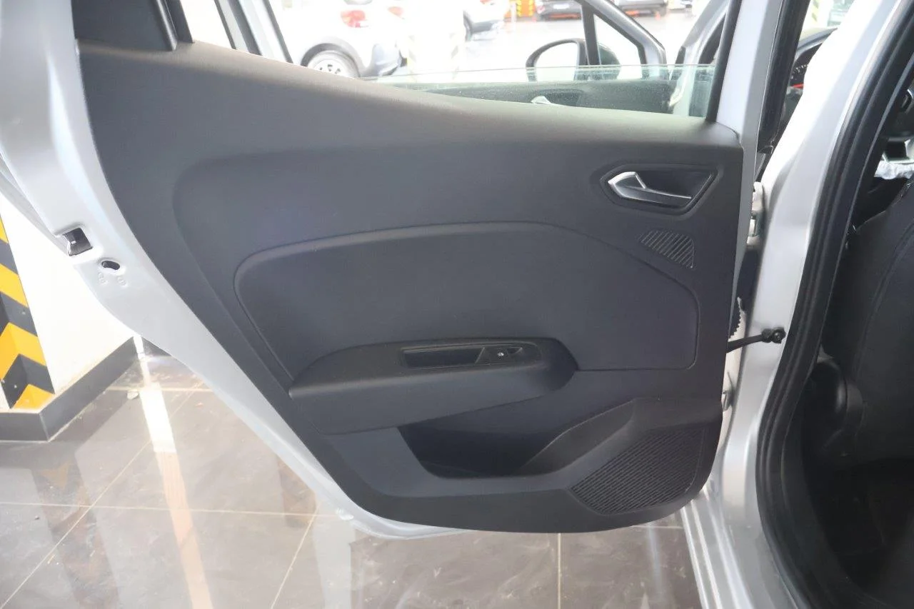 Renault Clio - View model 32