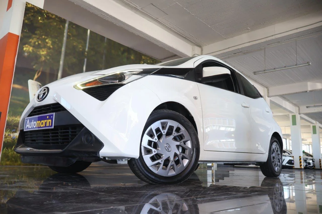 View 2 - Toyota Aygo - 2021
