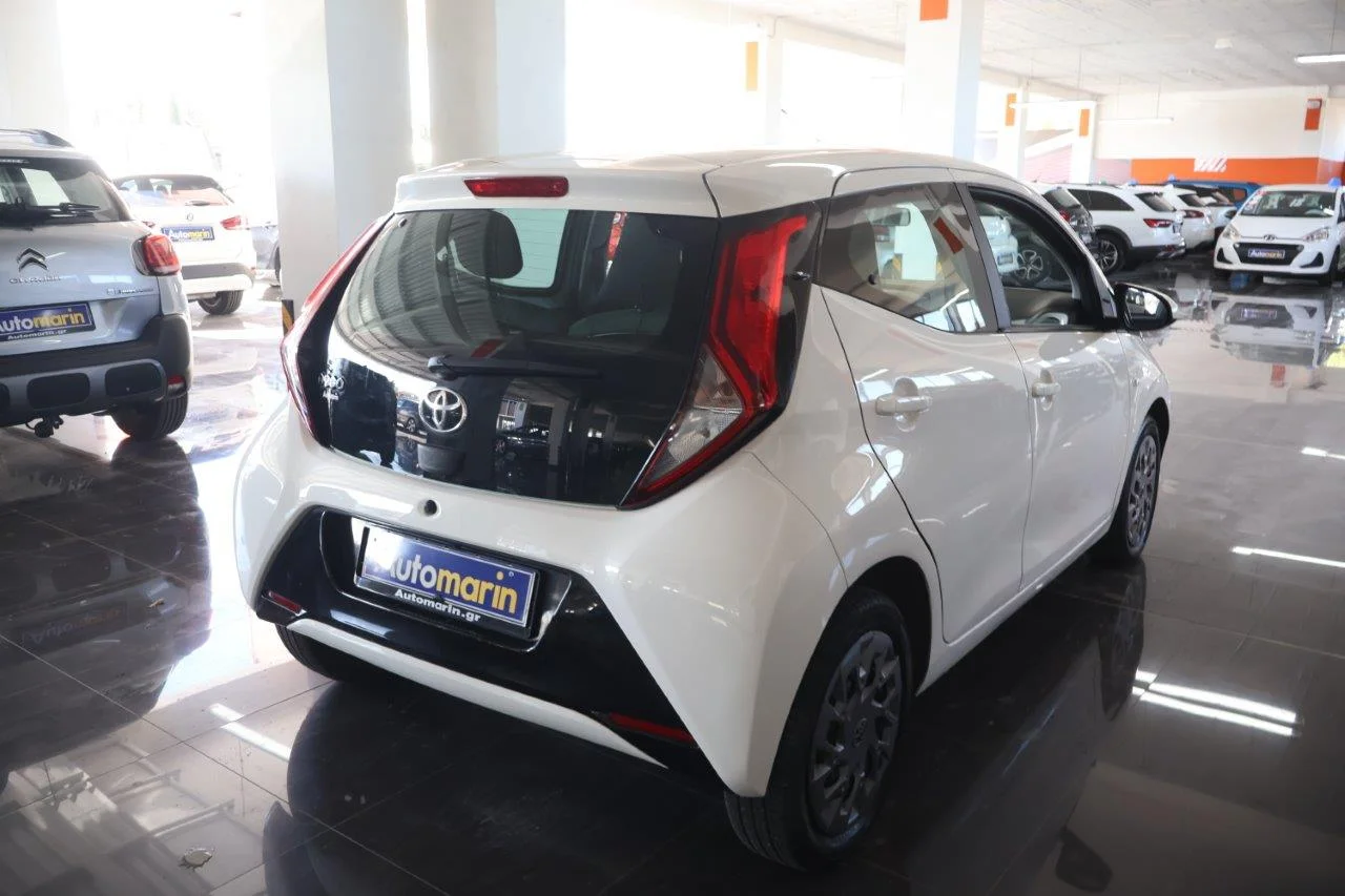 View 5 - Toyota Aygo - 2021